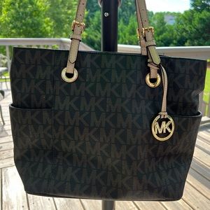 MICHAEL KORS
Voyager Medium Logo Tote Bag